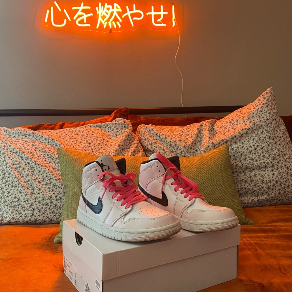 AIR JORDAN 1 MID